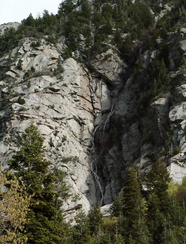 waterfall.jpg 74.1K